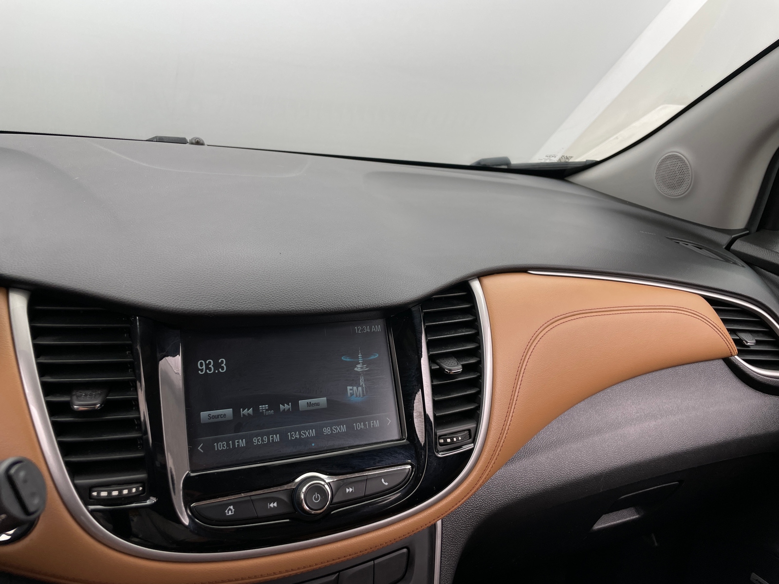 Thumbnail: 2017 Chevrolet Trax - 3