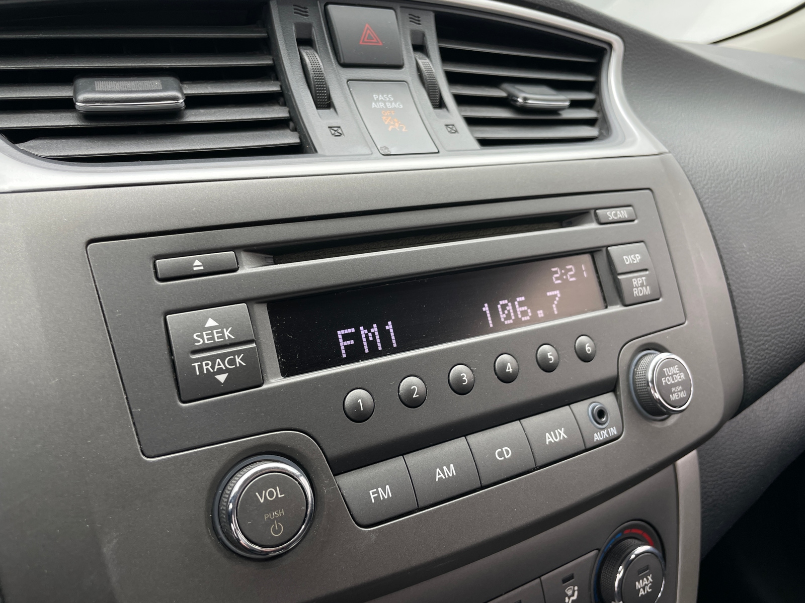 Thumbnail: 2014 Nissan Sentra - 4
