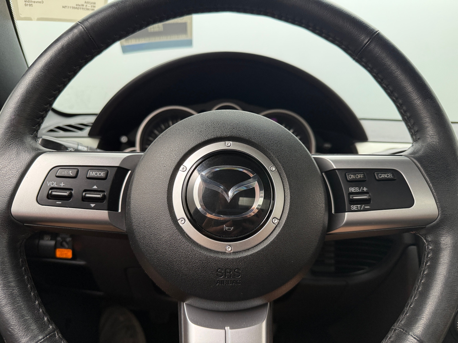 Thumbnail: 2010 Mazda MX-5 Miata - 4