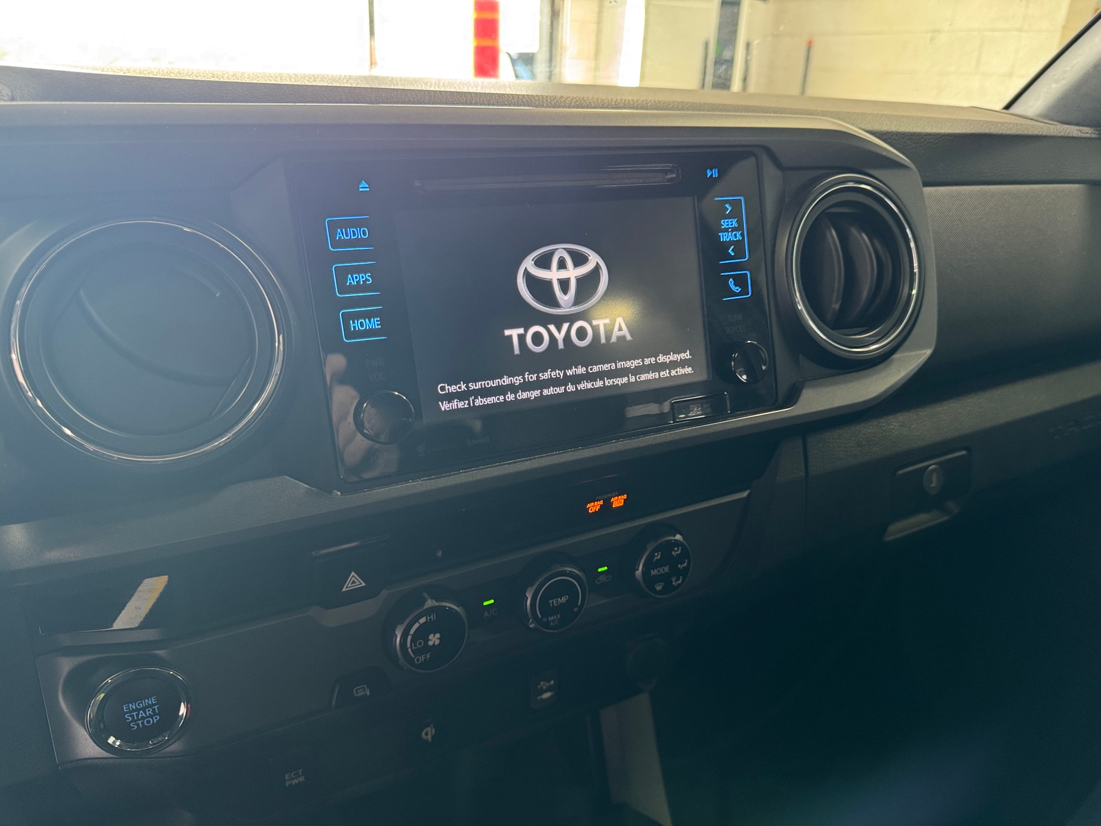 Thumbnail: 2016 Toyota Tacoma - 4