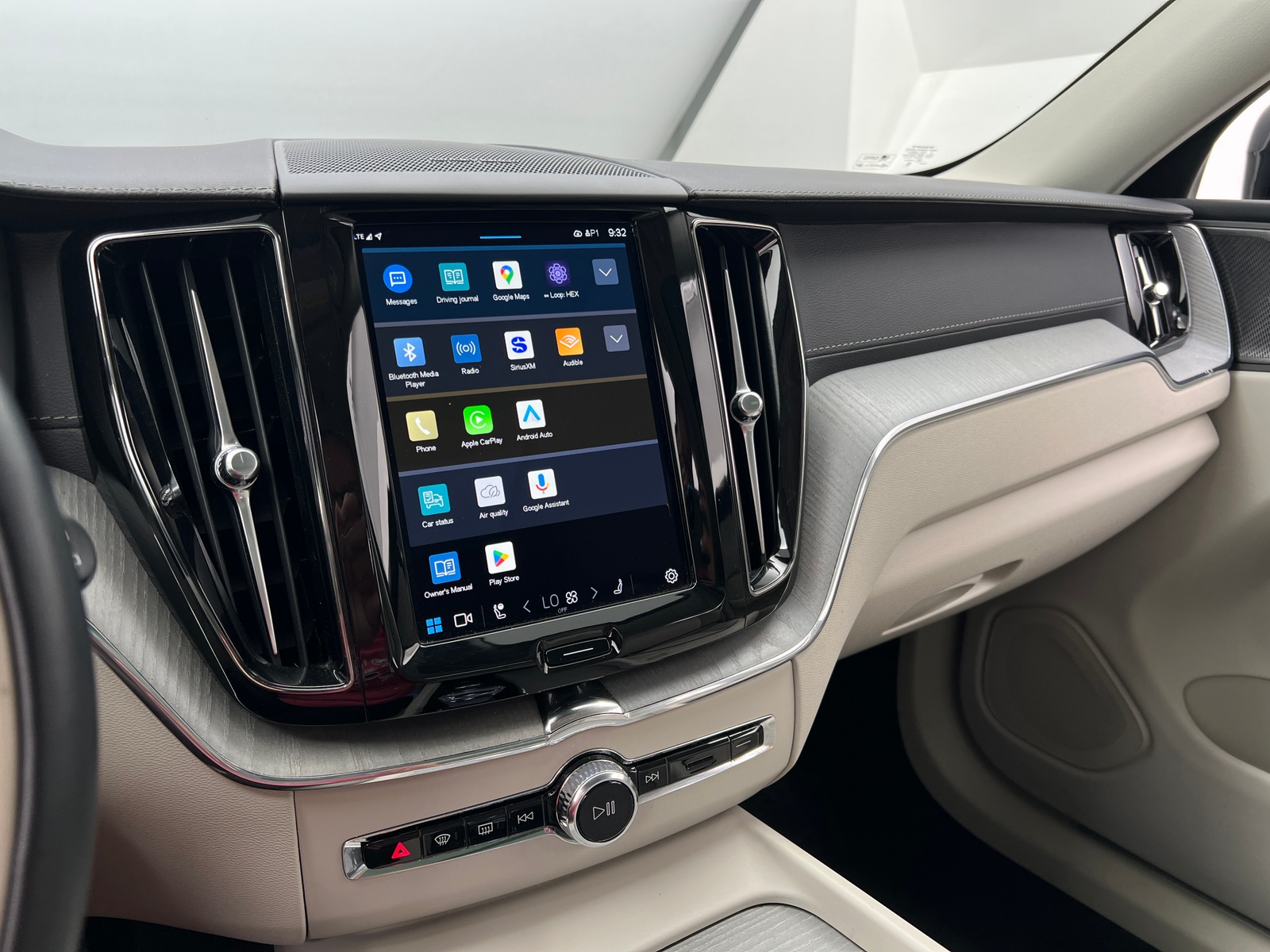 Thumbnail: 2024 Volvo XC60 - 3