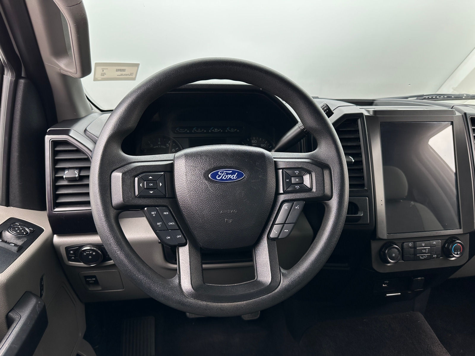 Thumbnail: 2017 Ford Econoline - 4