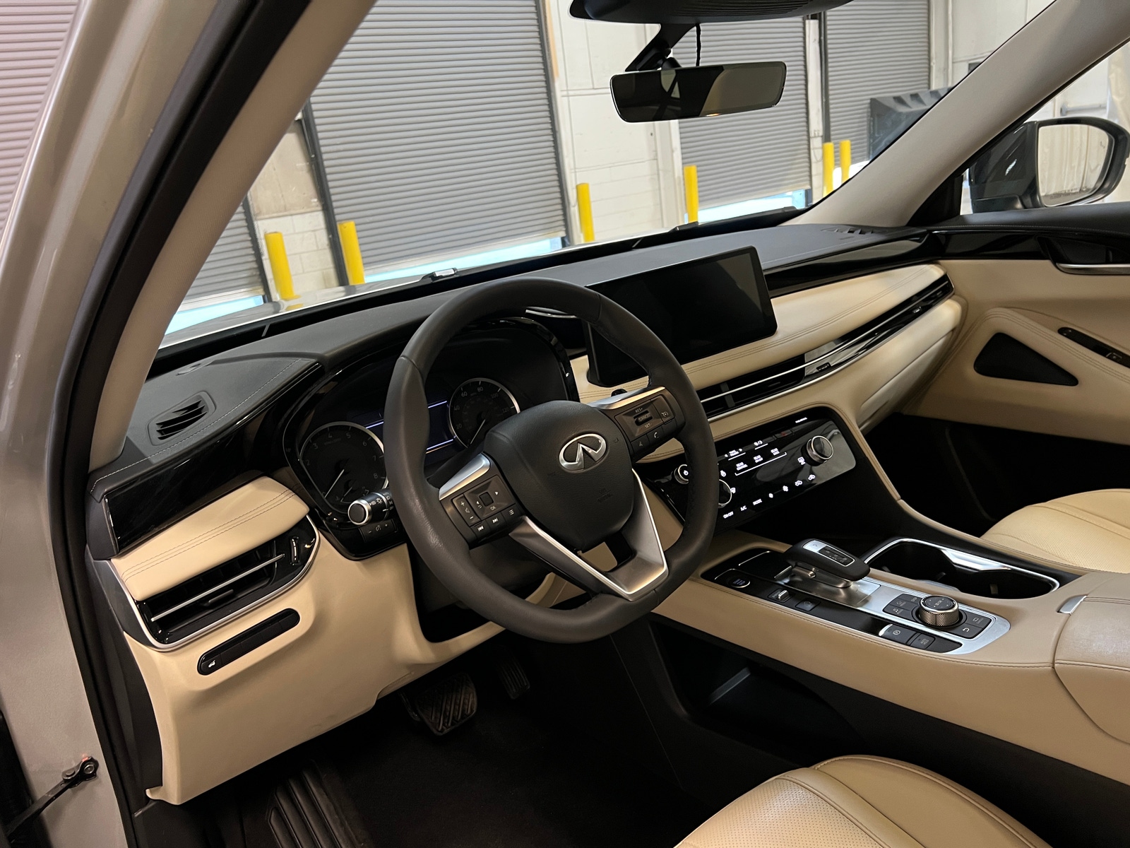 Thumbnail: 2023 INFINITI QX60 - 2
