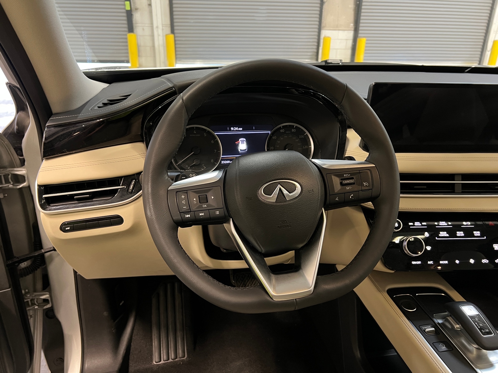 Thumbnail: 2023 INFINITI QX60 - 4