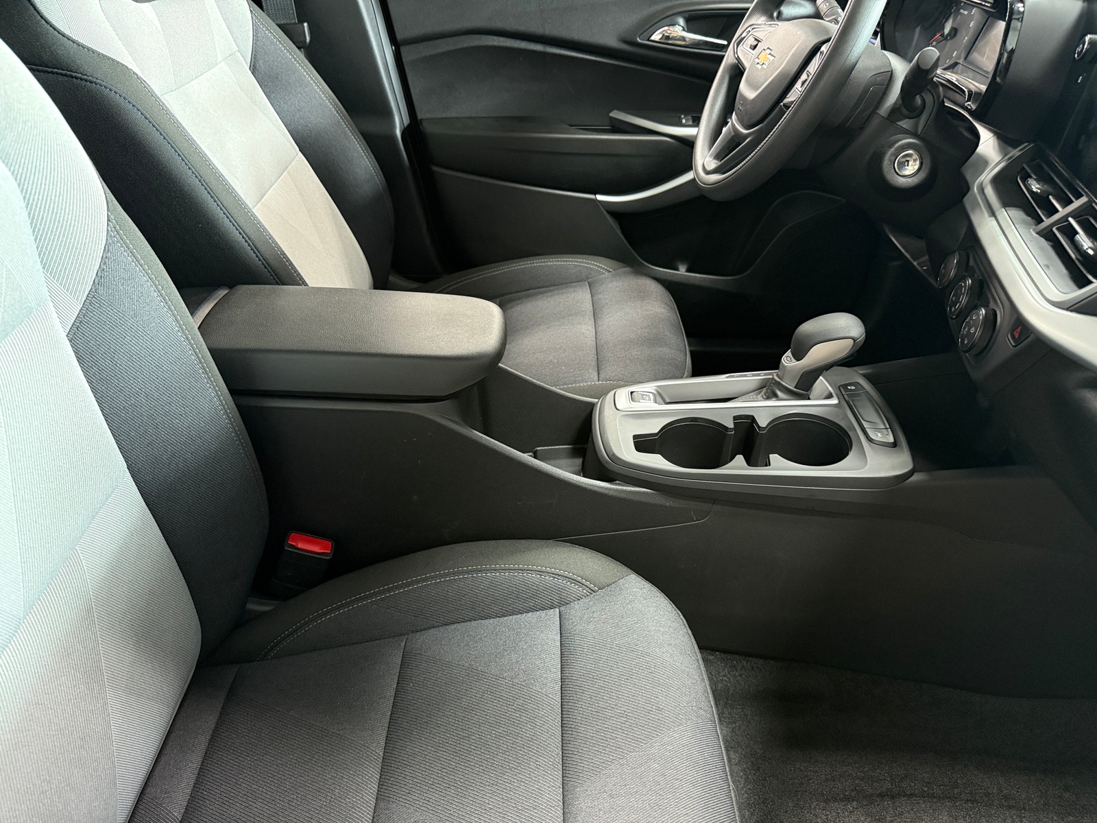 Thumbnail: 2025 Chevrolet Trax - 2