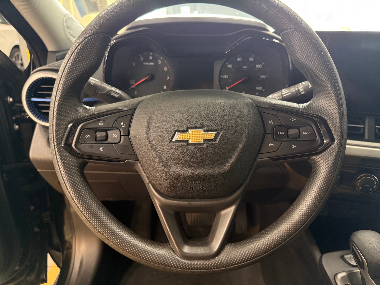 Thumbnail: 2025 Chevrolet Trax - 5