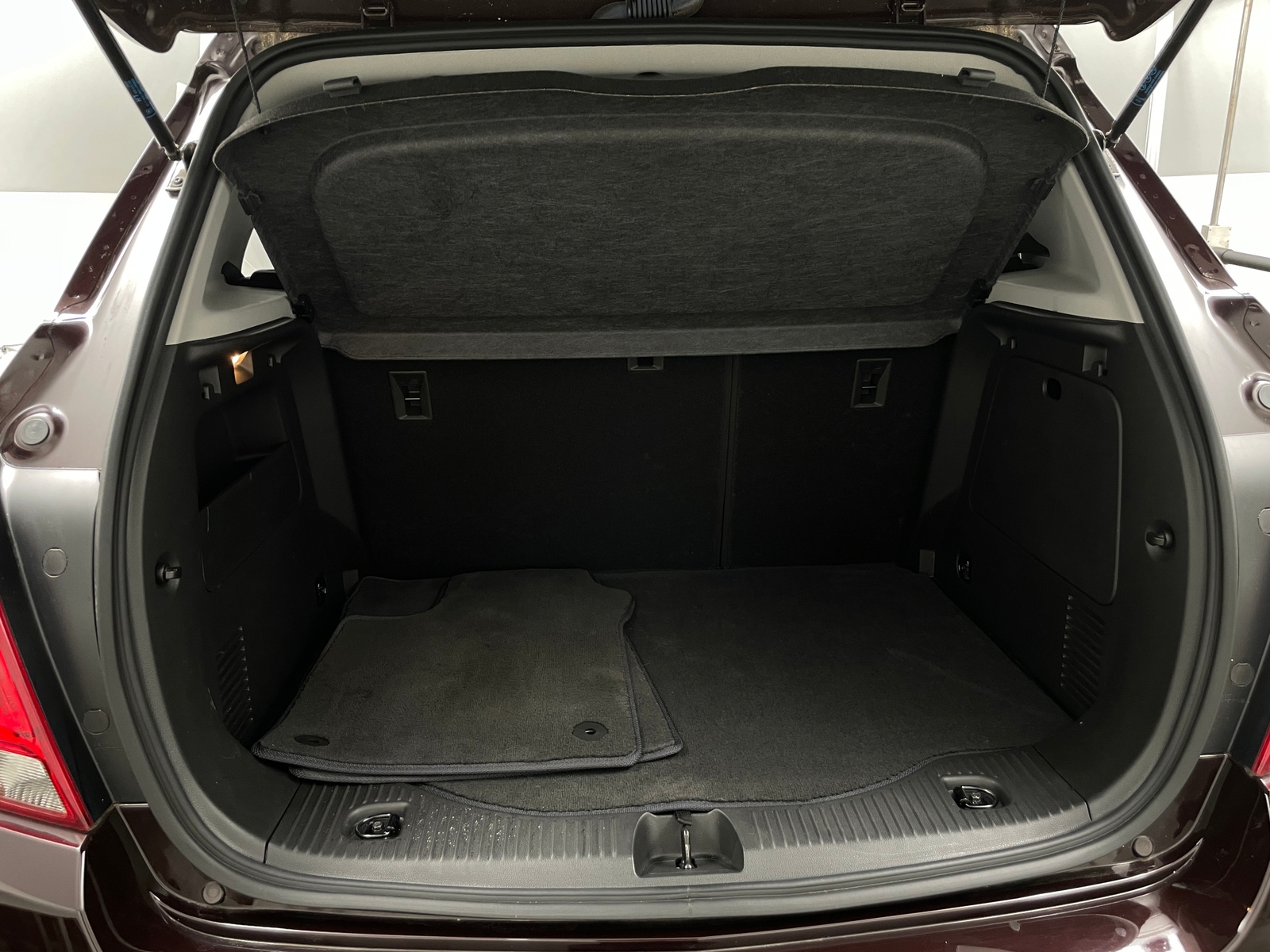 Thumbnail: 2021 Chevrolet Trax - 7