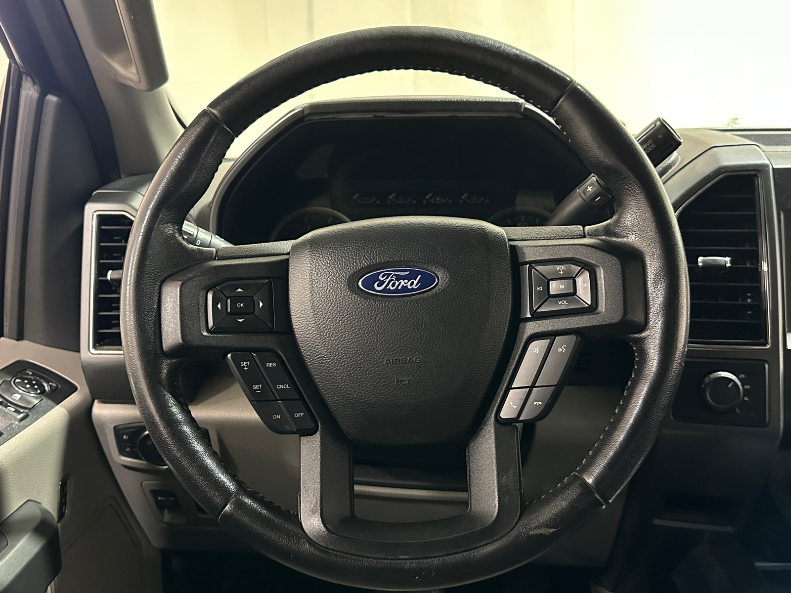 Thumbnail: 2018 Ford Econoline - 5