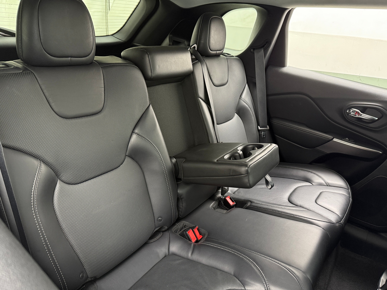 Thumbnail: 2019 Jeep Cherokee - 5