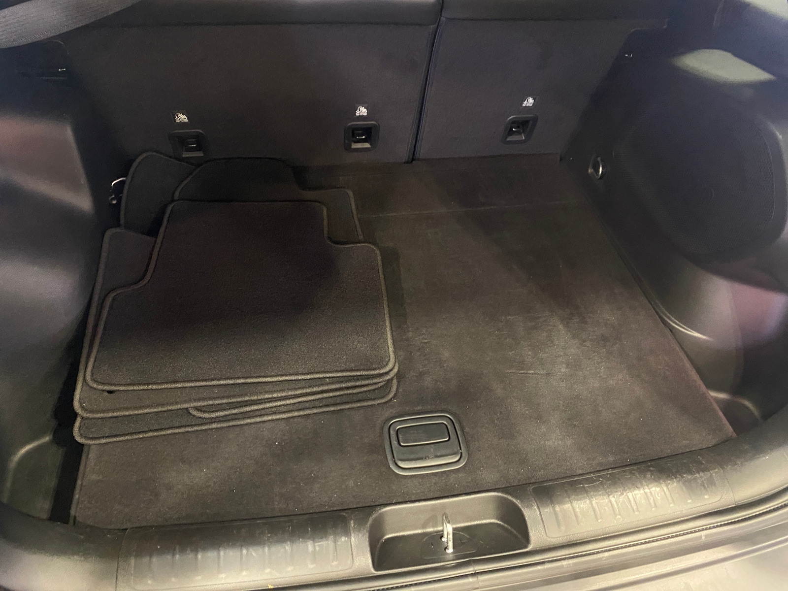Thumbnail: 2019 Jeep Cherokee - 6
