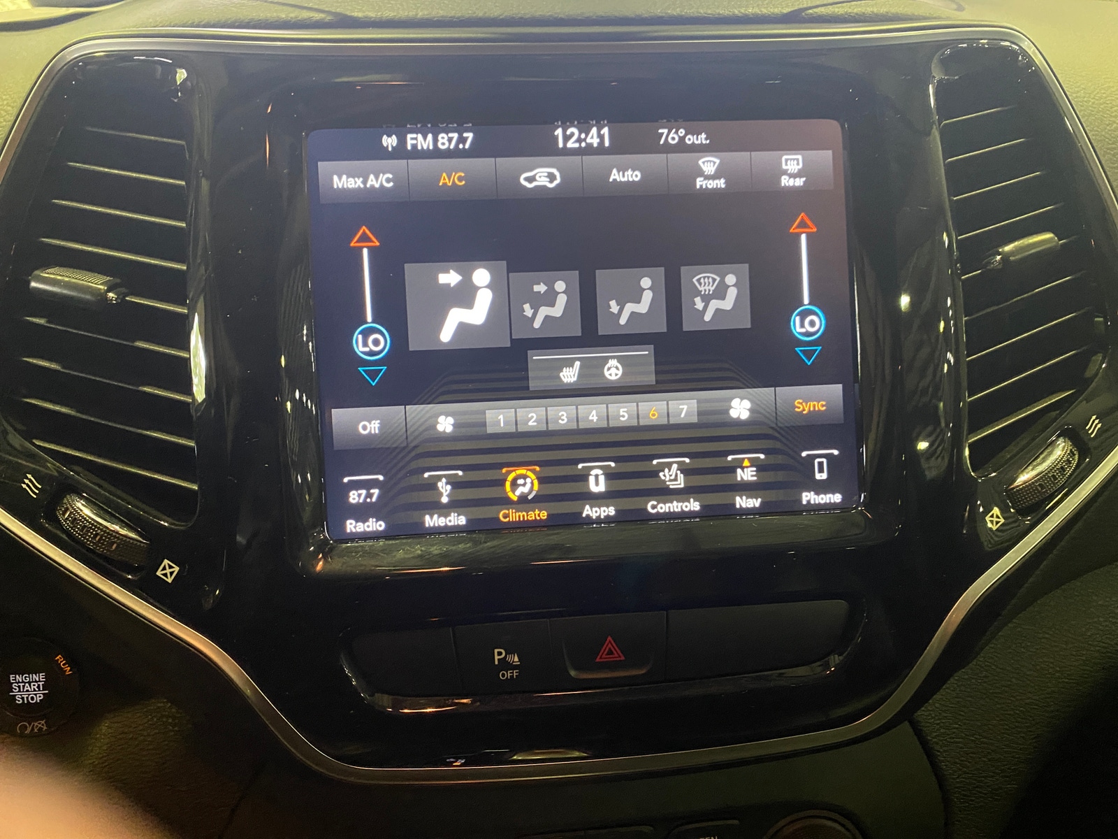 Thumbnail: 2019 Jeep Cherokee - 3