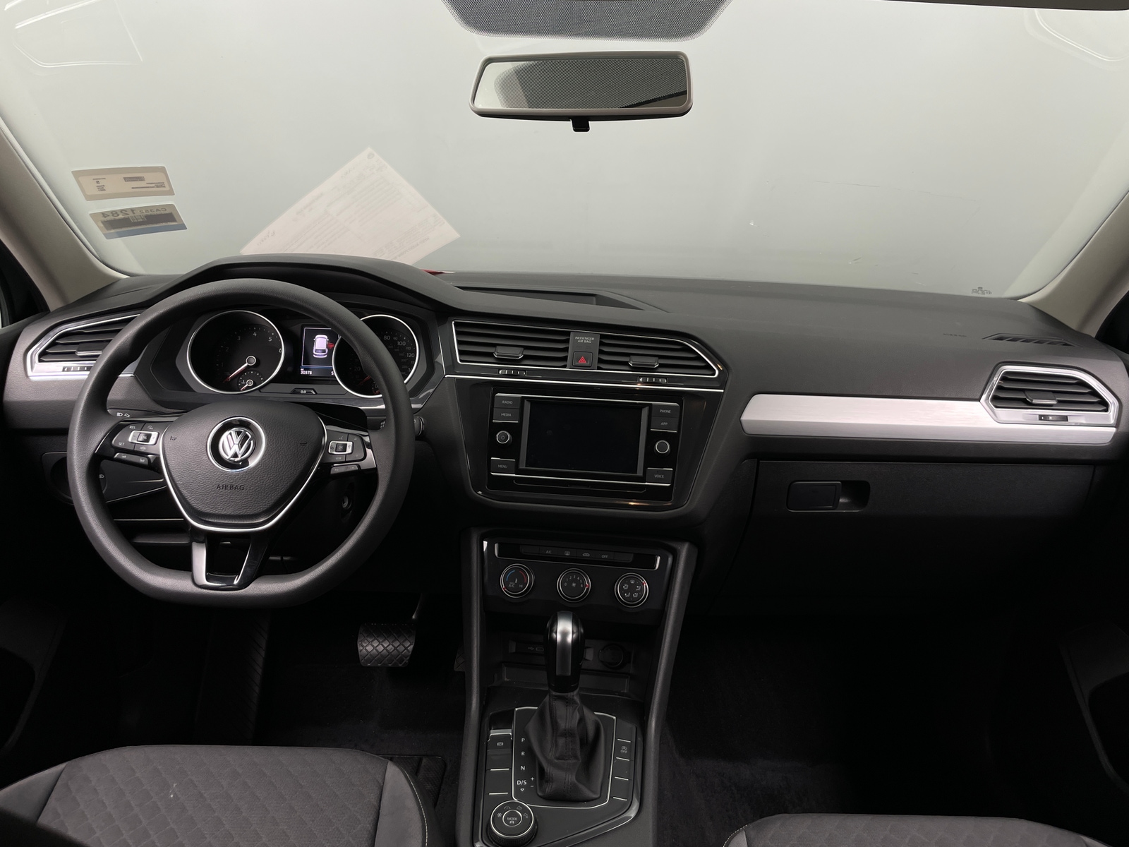 Thumbnail: 2021 Volkswagen Tiguan - 3