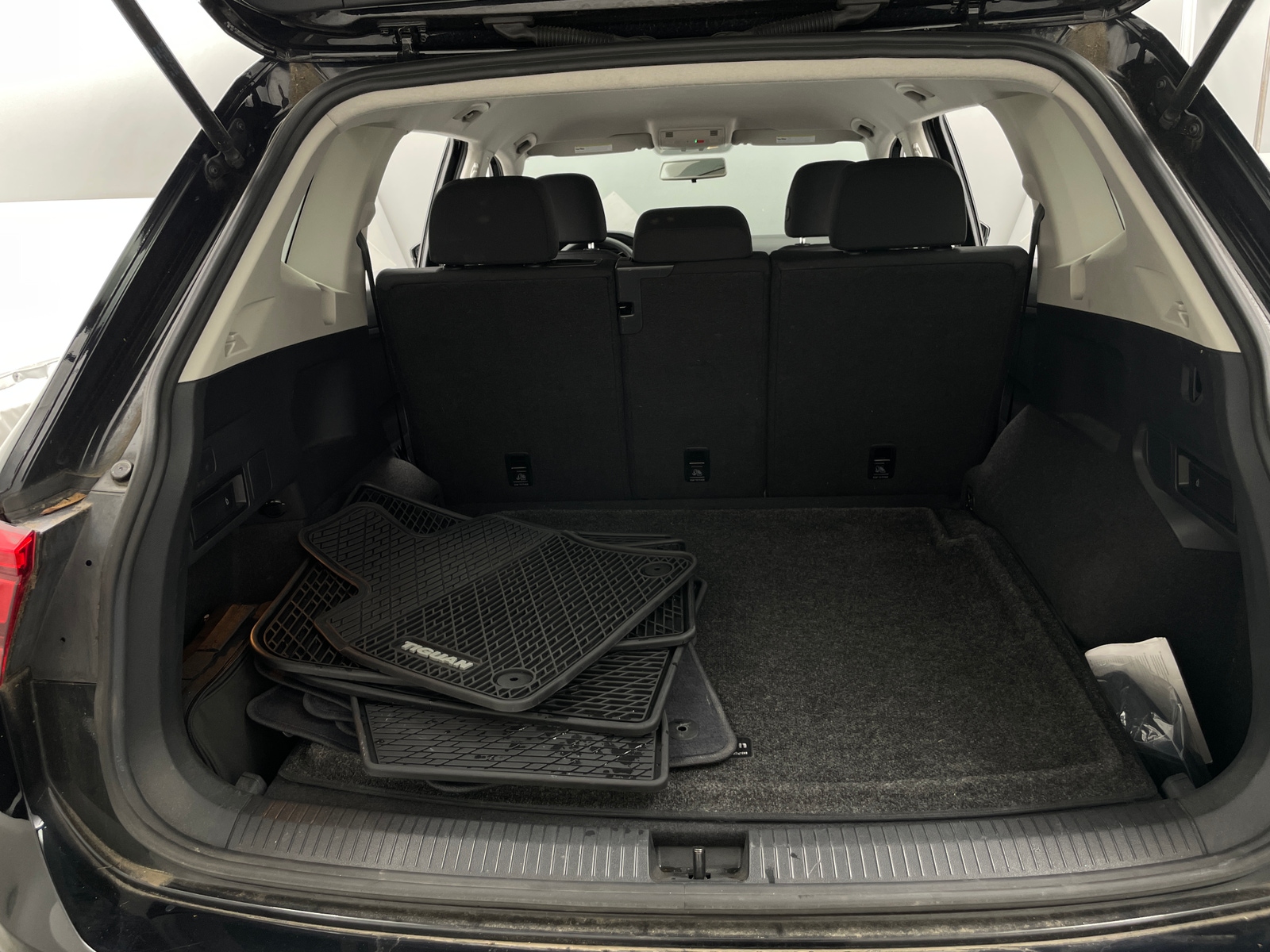 Thumbnail: 2021 Volkswagen Tiguan - 7