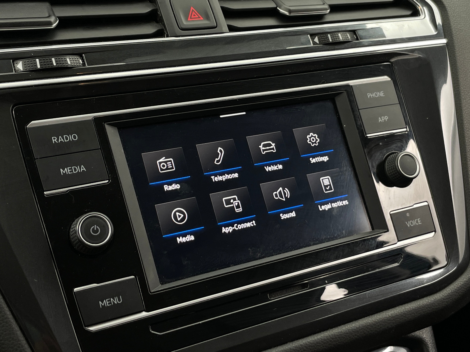 Thumbnail: 2021 Volkswagen Tiguan - 4