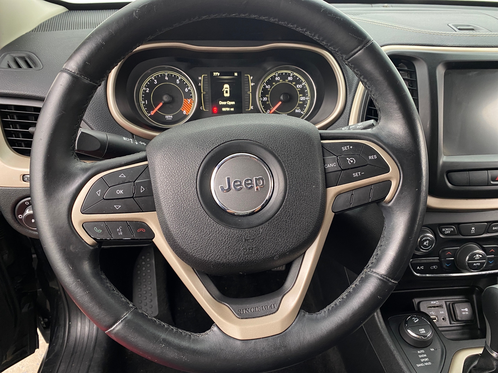 Thumbnail: 2014 Jeep Cherokee - 5
