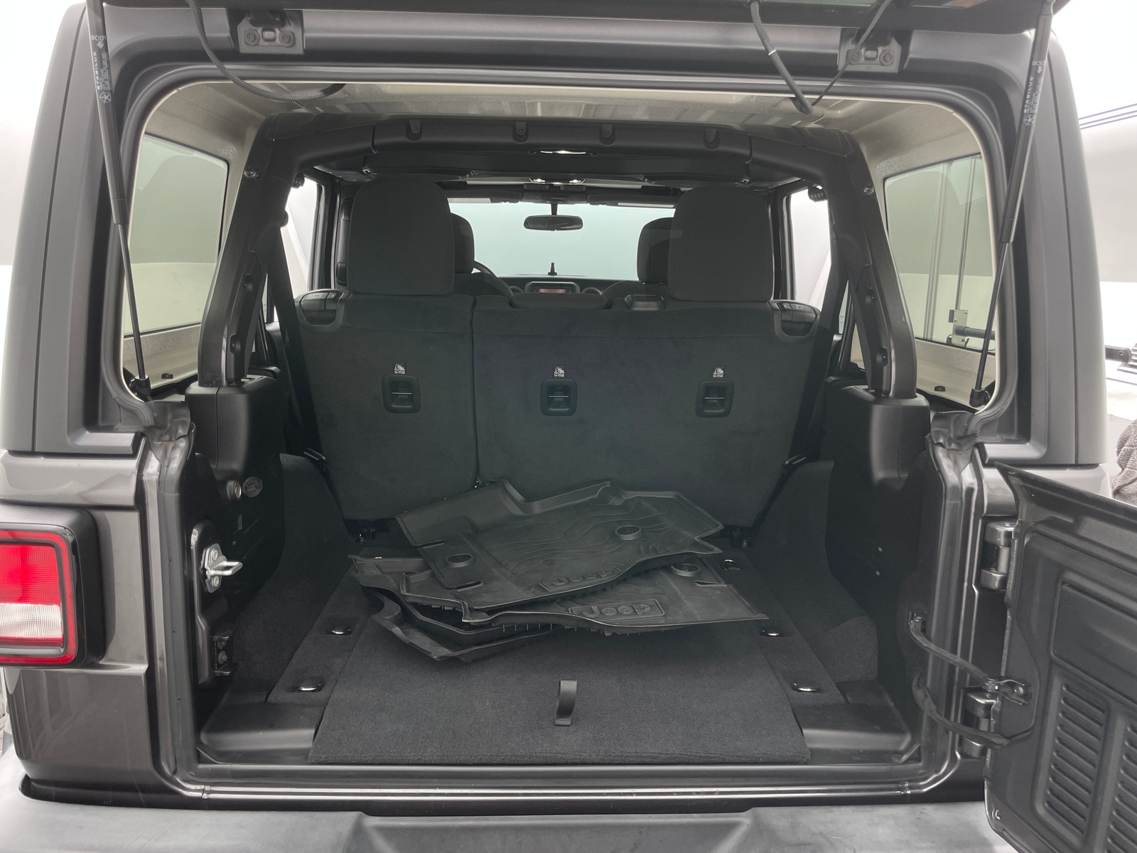 Thumbnail: 2021 Jeep Wrangler - 7