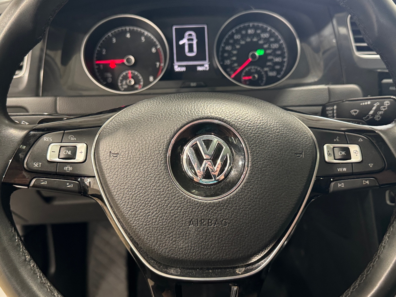 Thumbnail: 2020 Volkswagen Golf - 4