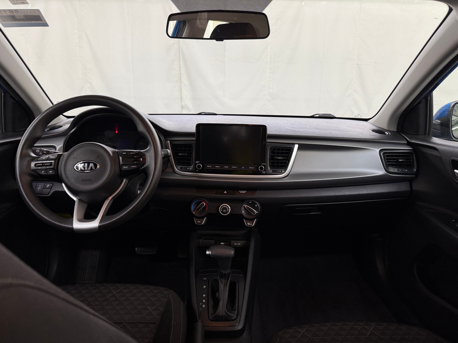 Thumbnail: 2021 Kia Rio - 3