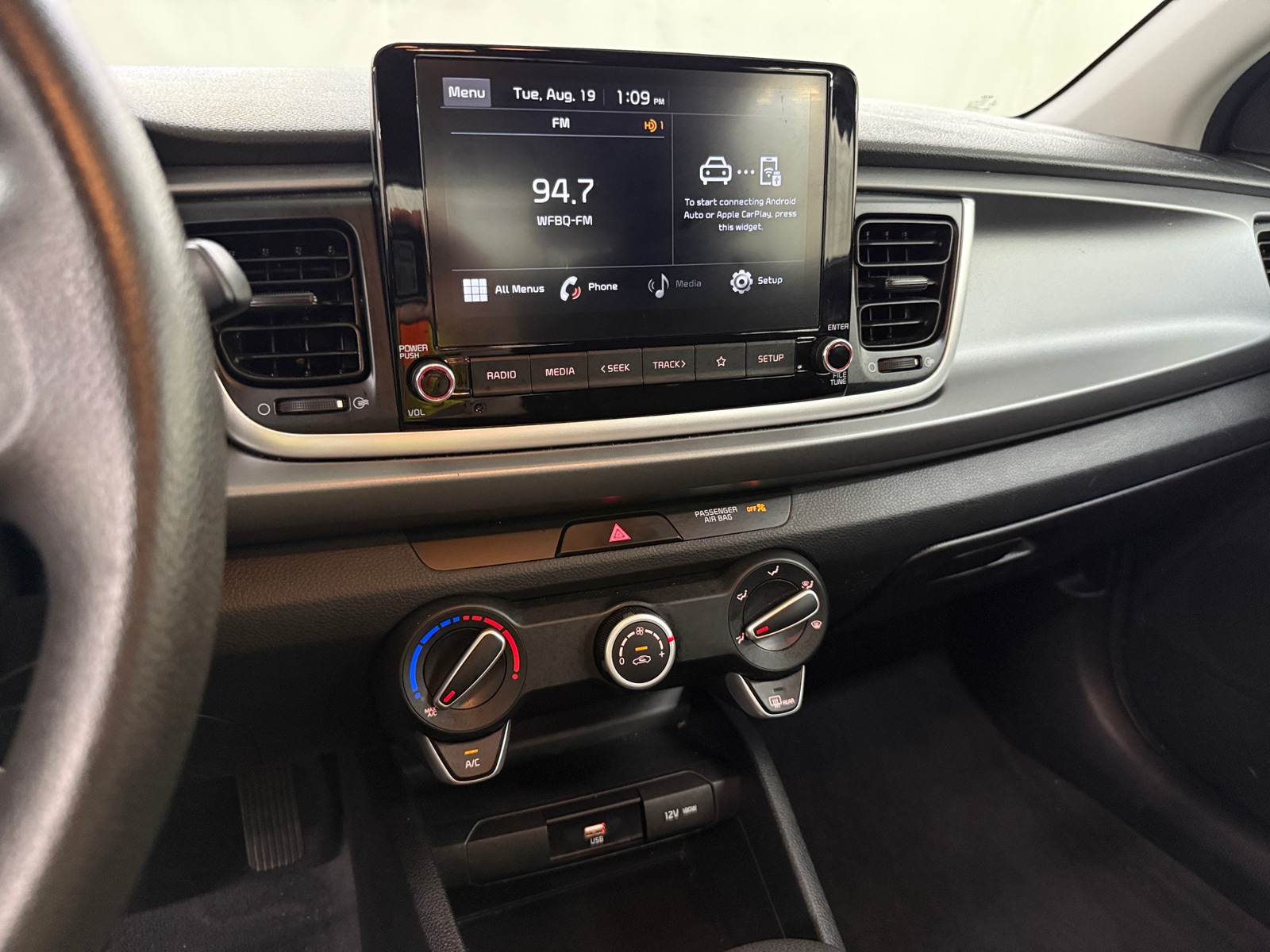 Thumbnail: 2021 Kia Rio - 4