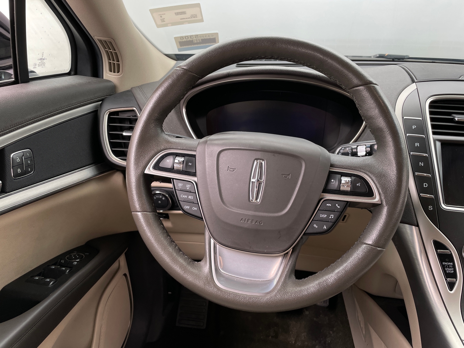 Thumbnail: 2020 Lincoln Nautilus - 4