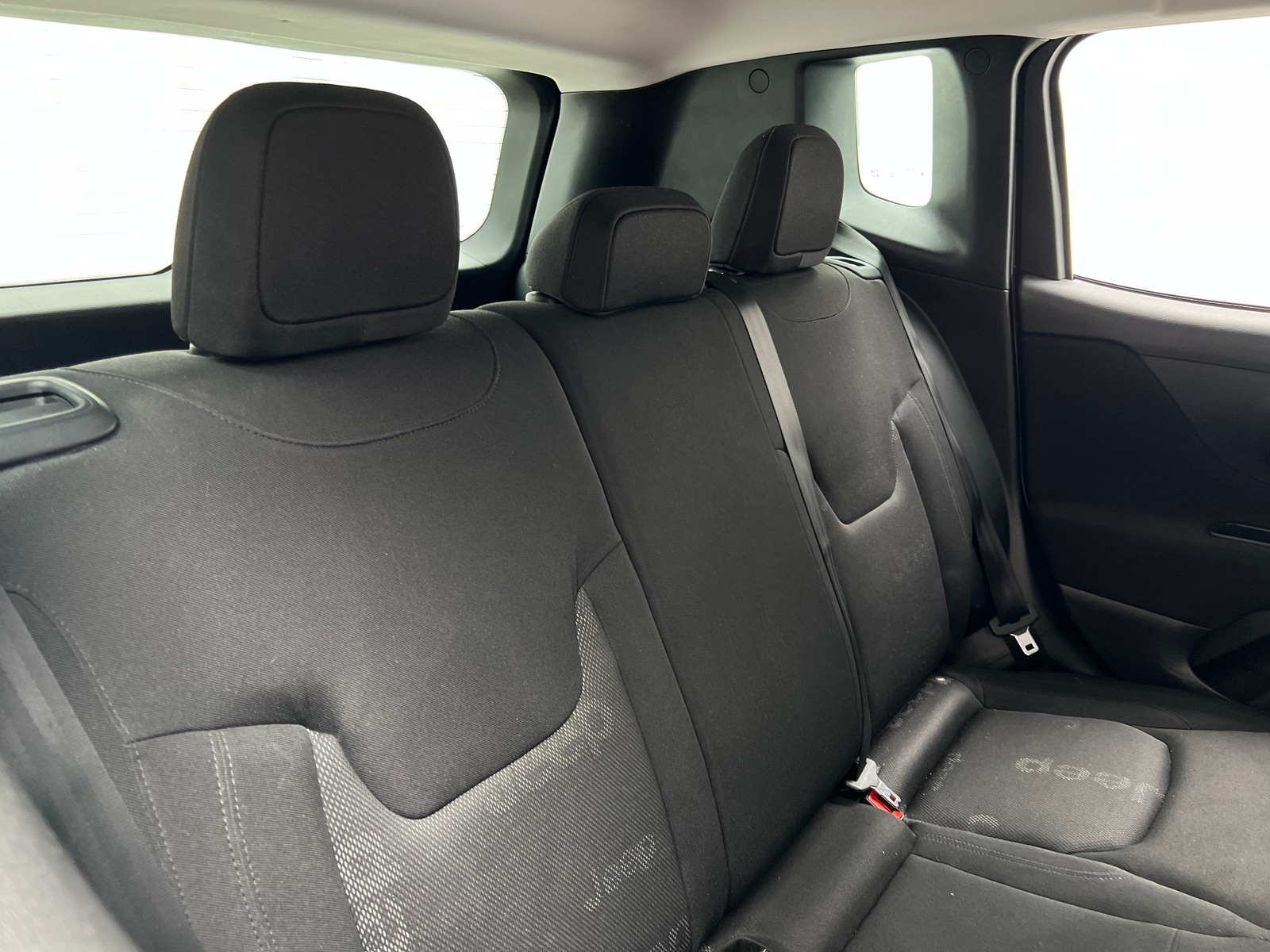 Thumbnail: 2017 Jeep Renegade - 6