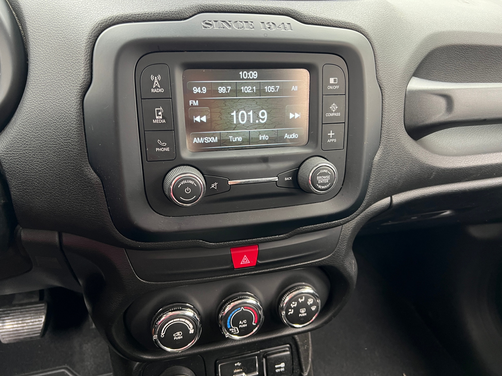 Thumbnail: 2017 Jeep Renegade - 4