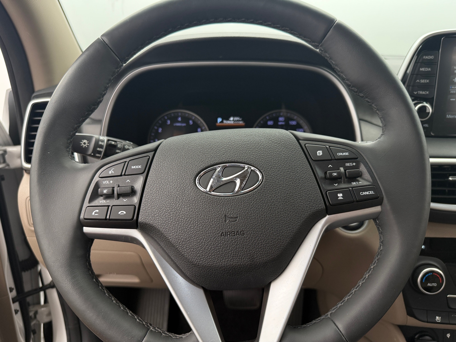 Thumbnail: 2020 Hyundai Tucson - 4