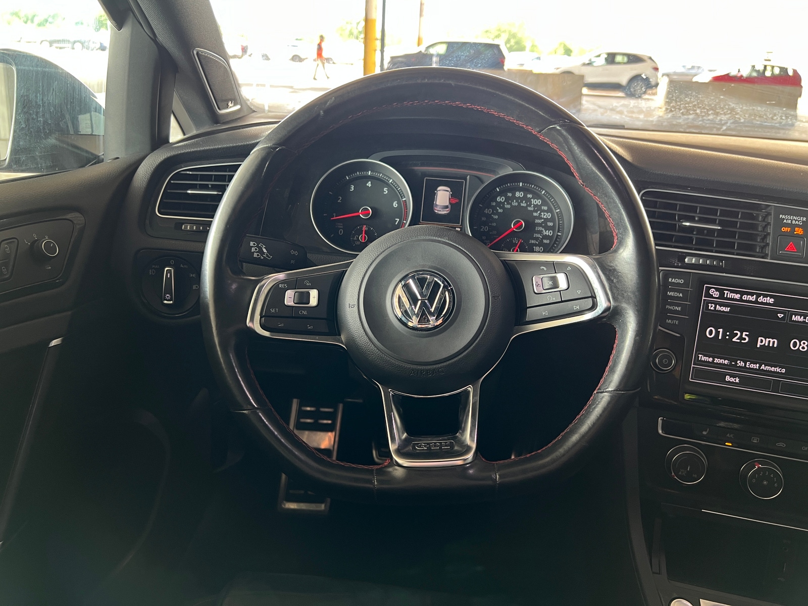 Thumbnail: 2015 Volkswagen Golf - 4