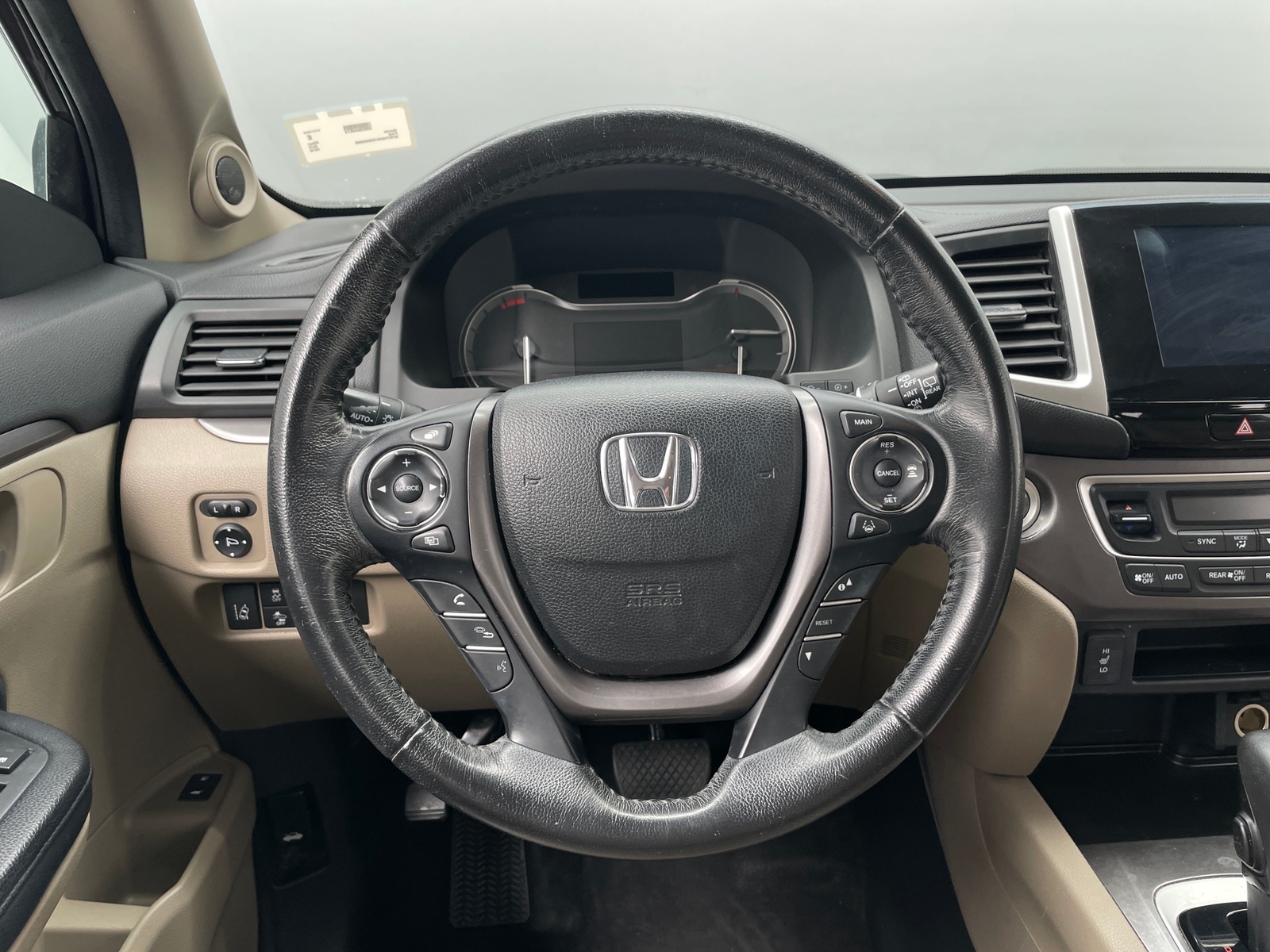 Thumbnail: 2016 Honda Pilot - 4