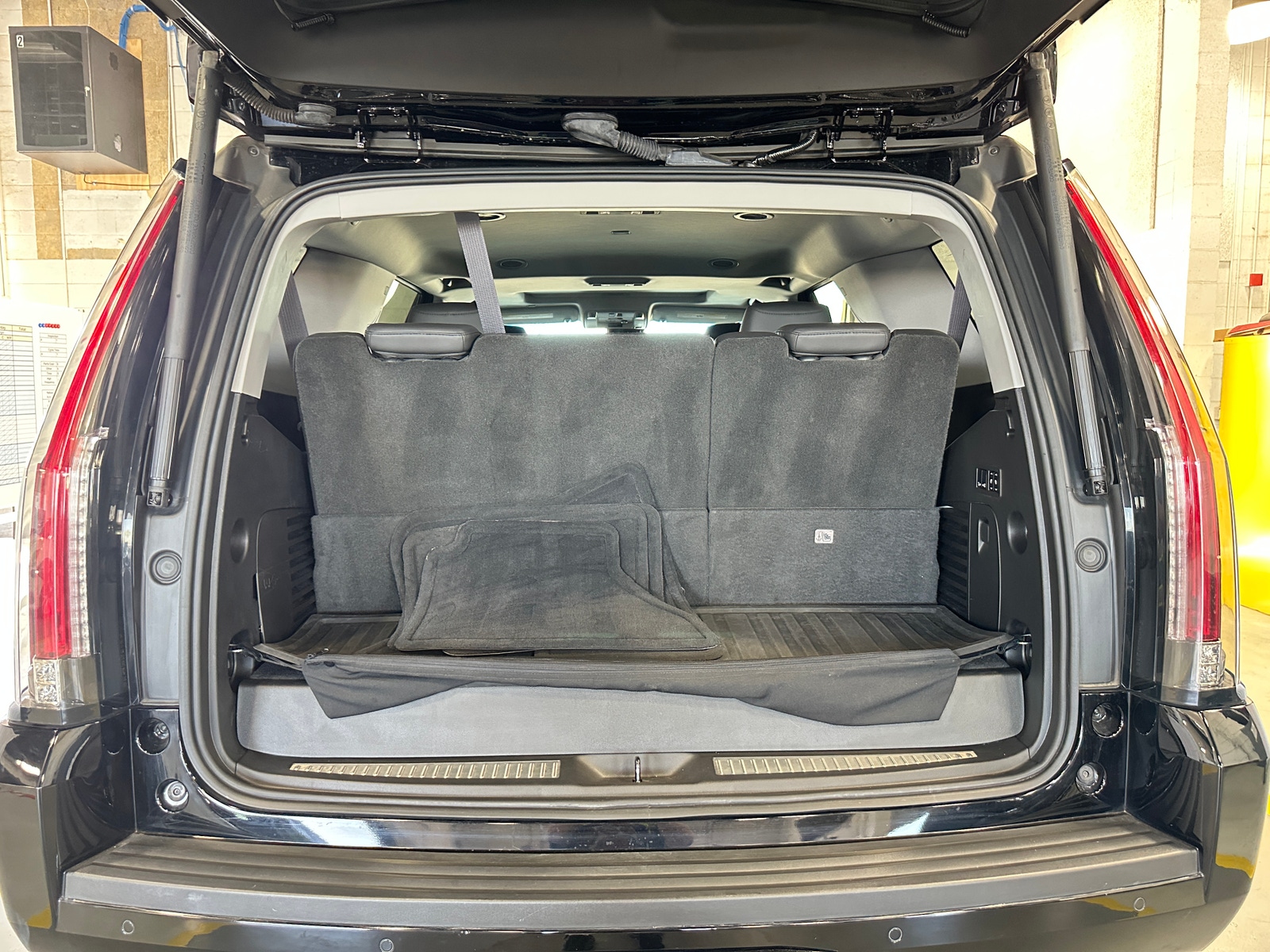 Thumbnail: 2016 Cadillac Escalade - 6