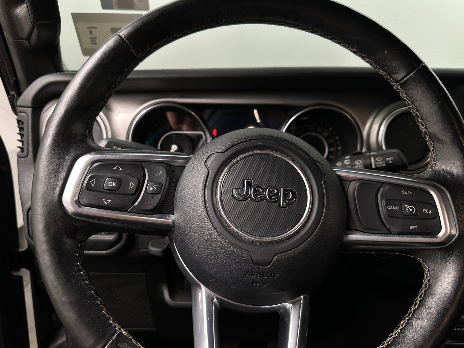 Thumbnail: 2019 Jeep Wrangler - 5
