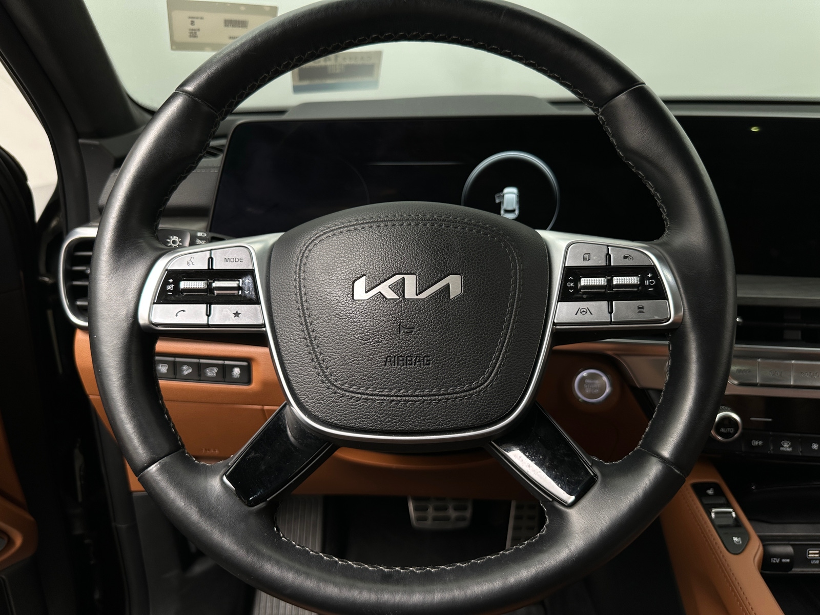 Thumbnail: 2023 Kia Telluride - 4