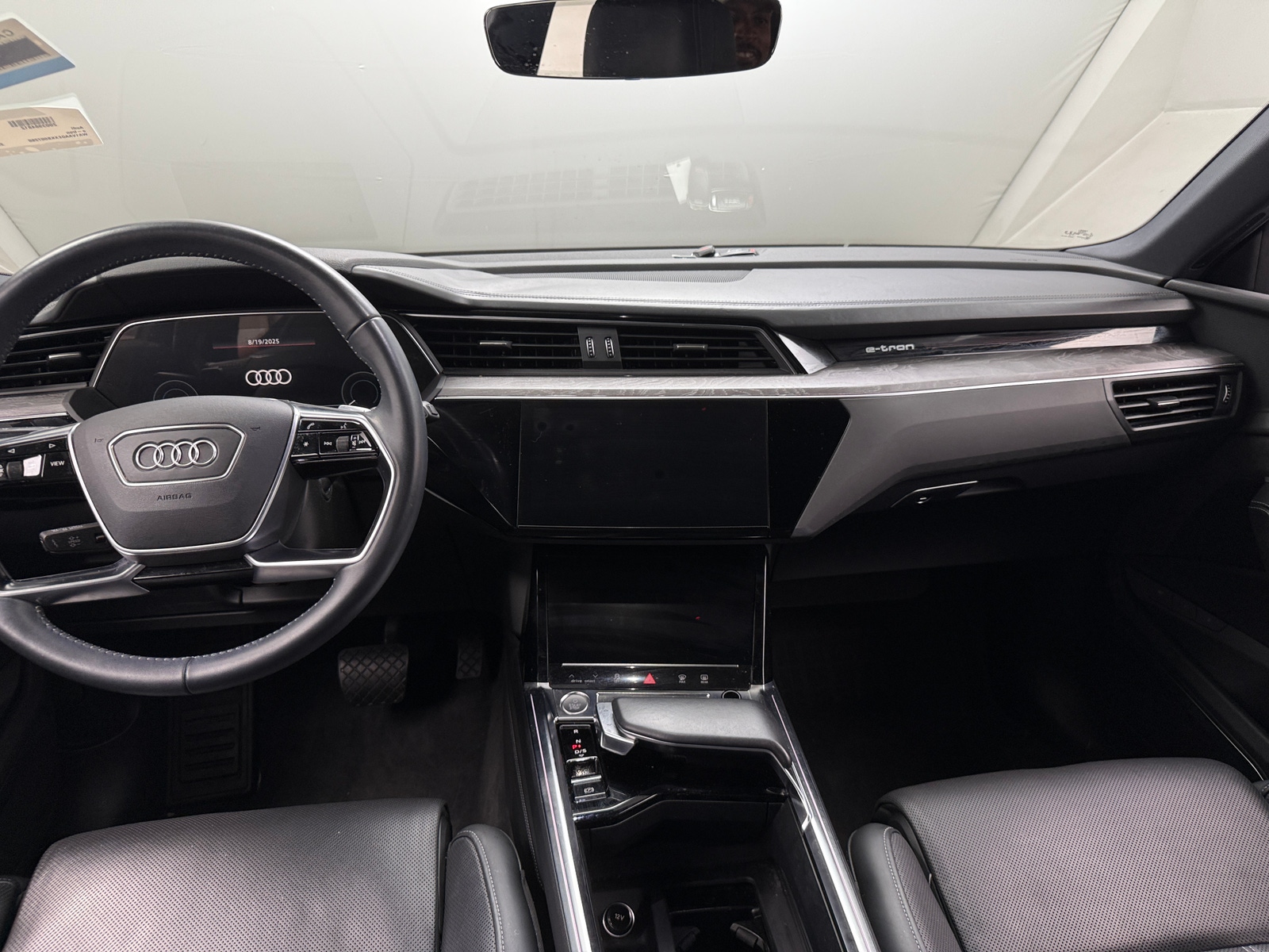 Thumbnail: 2019 Audi e-tron - 2