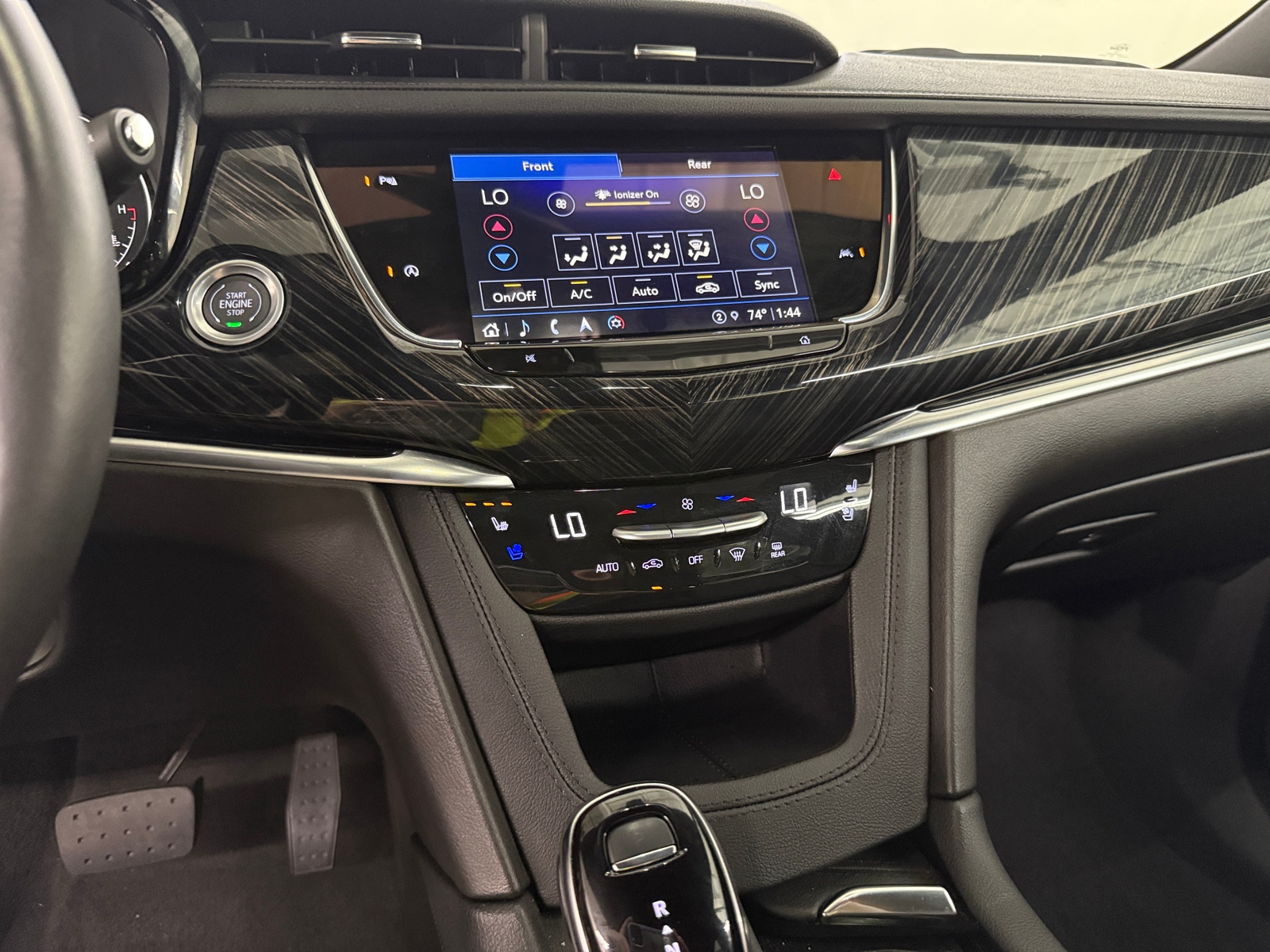 Thumbnail: 2025 Cadillac XT6 - 3