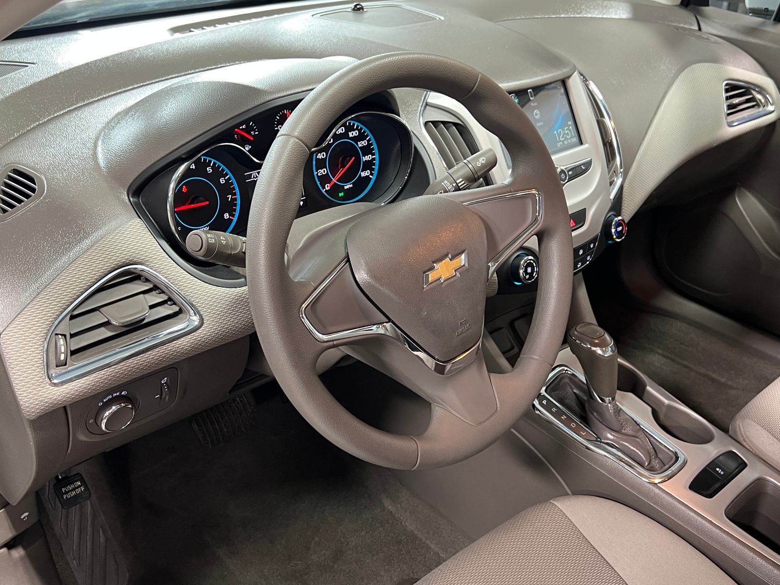 Thumbnail: 2017 Chevrolet Cruze - 3