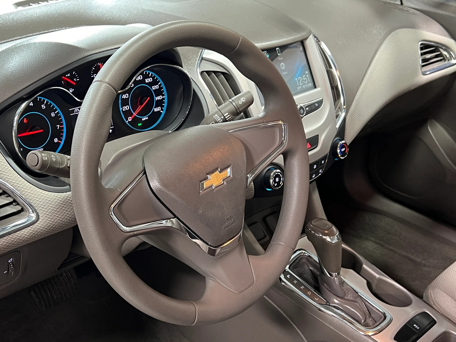 Thumbnail: 2017 Chevrolet Cruze - 5