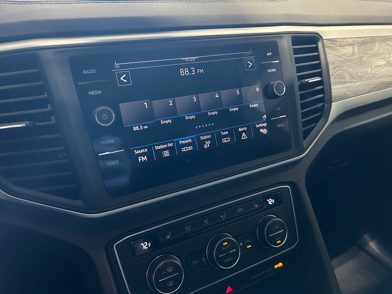 Thumbnail: 2021 Volkswagen Atlas - 3