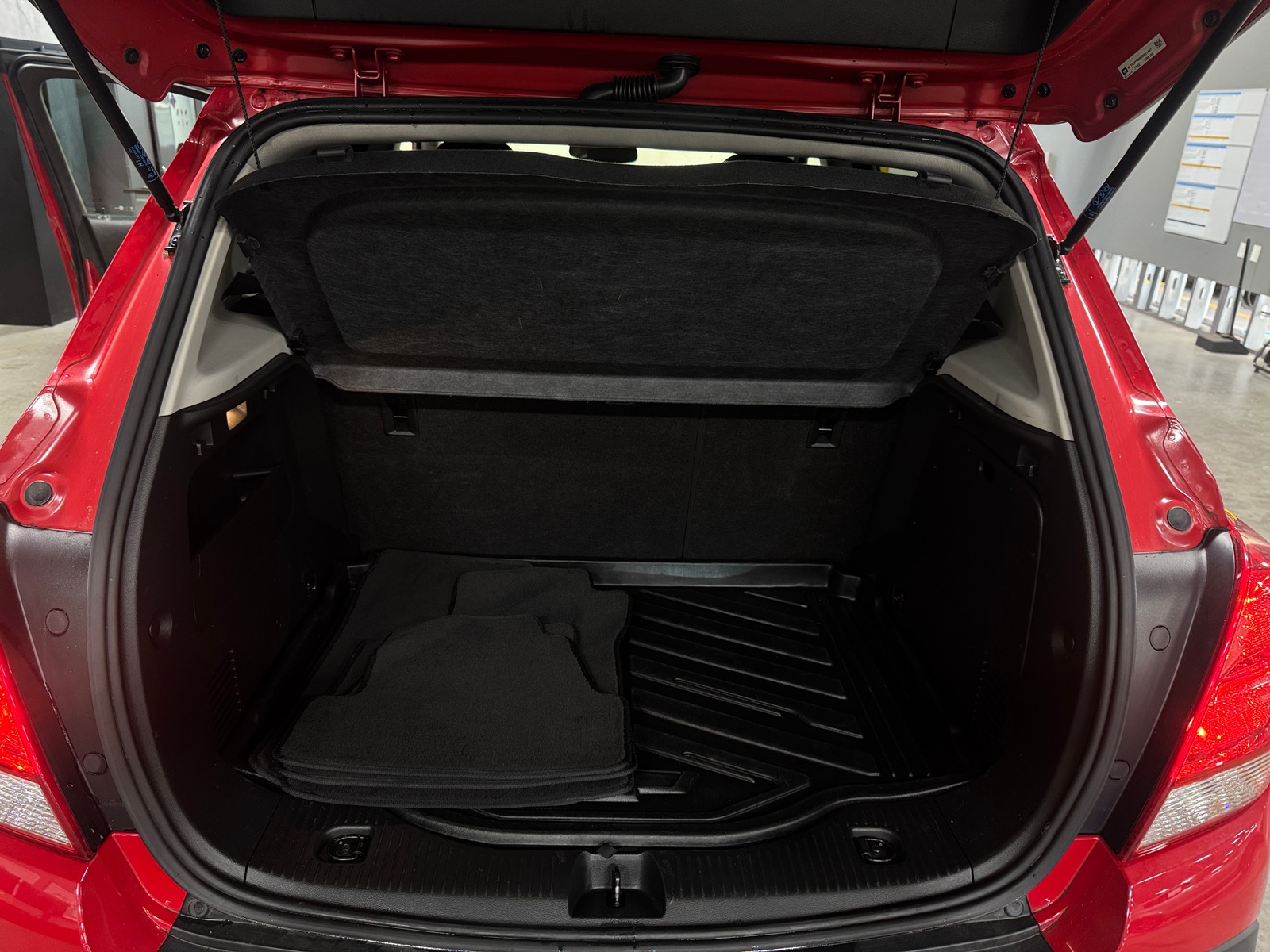 Thumbnail: 2016 Chevrolet Trax - 7