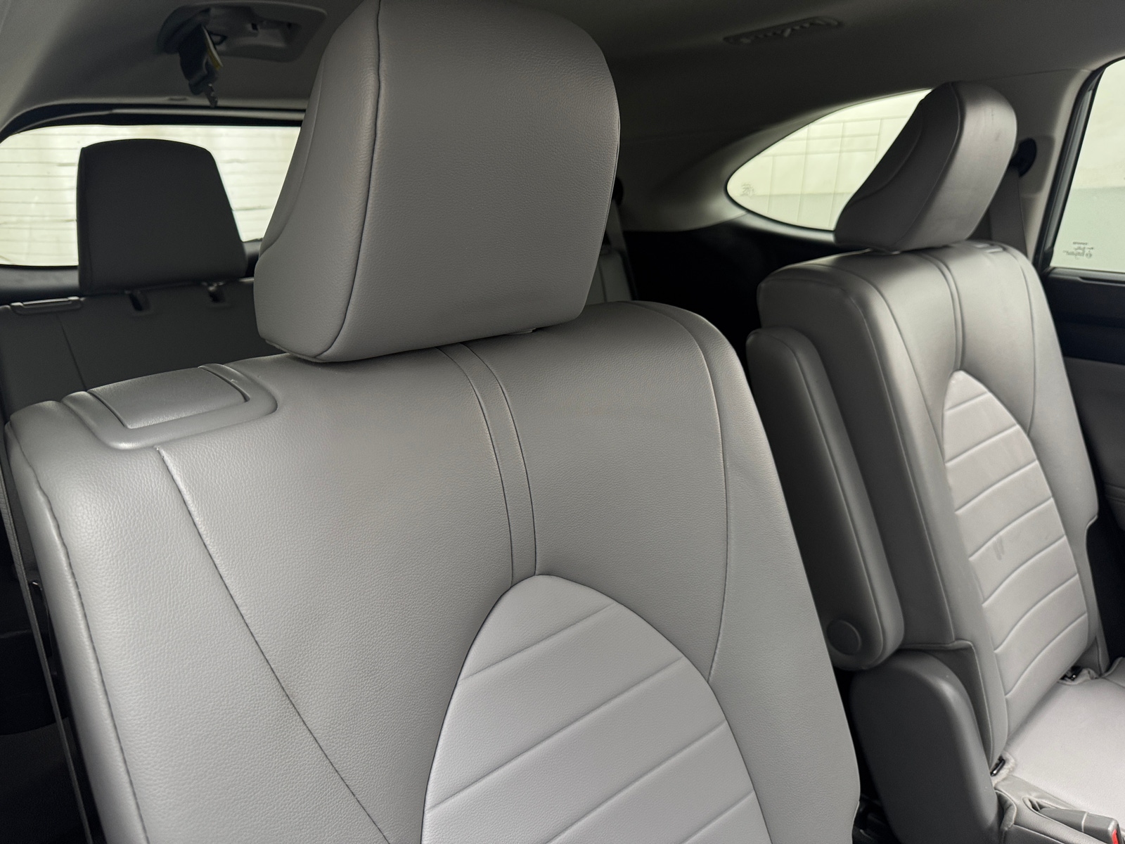 Thumbnail: 2022 Toyota Highlander - 5