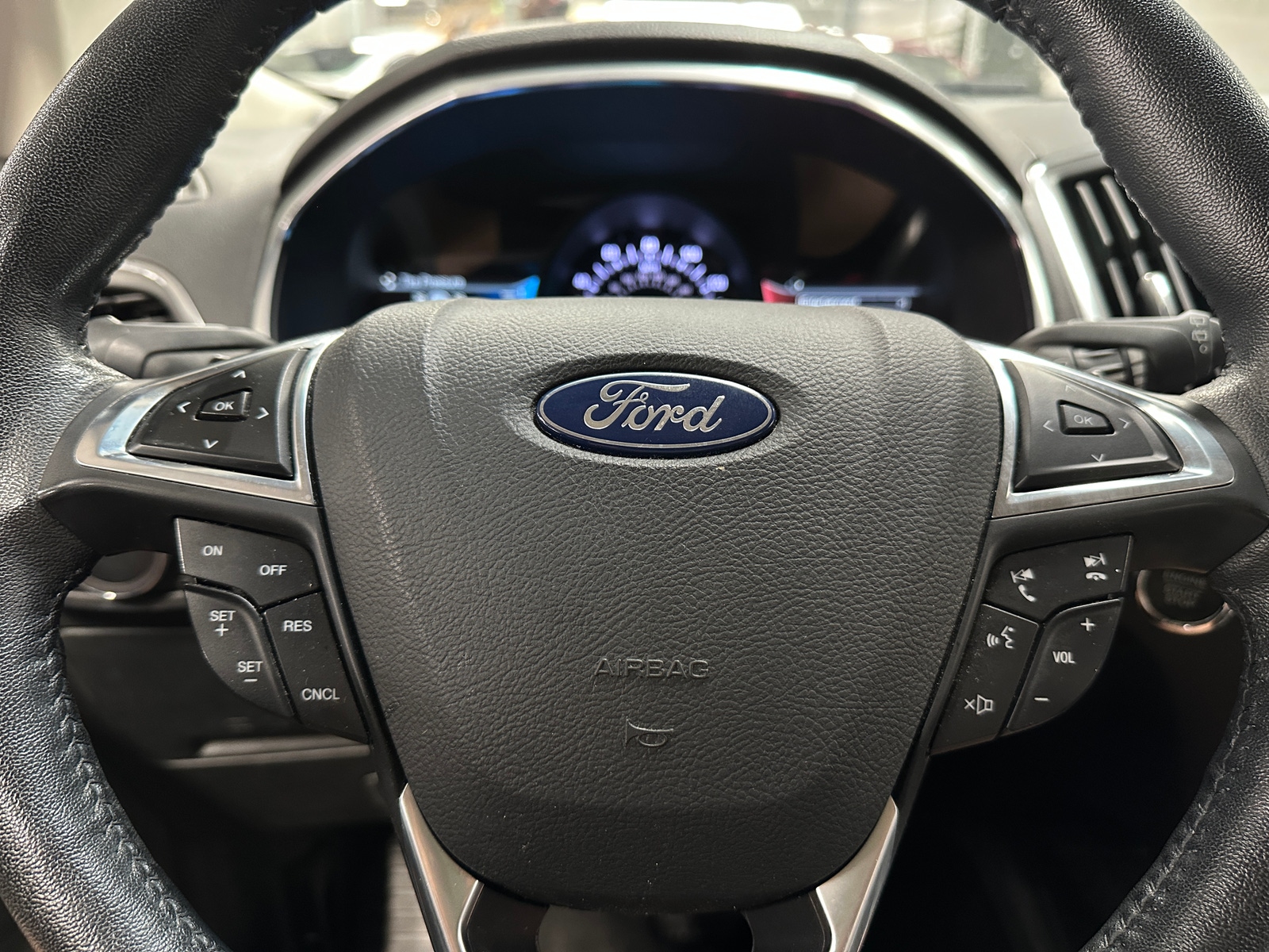 Thumbnail: 2018 Ford Edge - 4