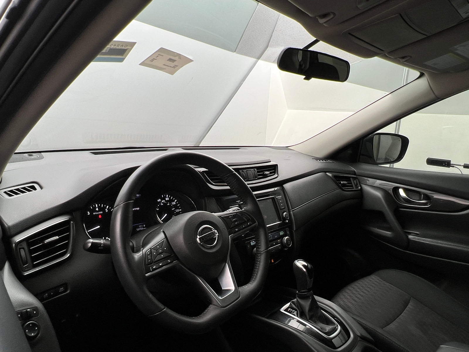 Thumbnail: 2018 Nissan Rogue - 3