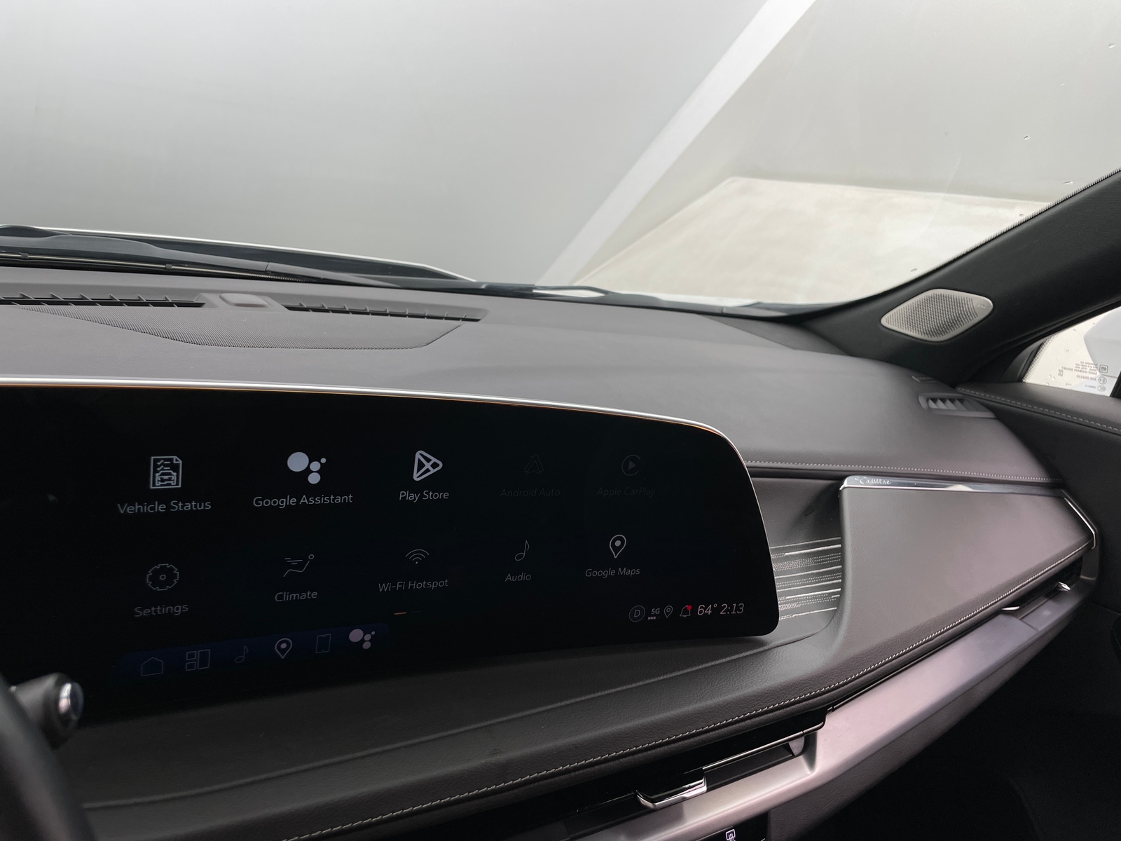 Thumbnail: 2024 Cadillac XT4 - 3