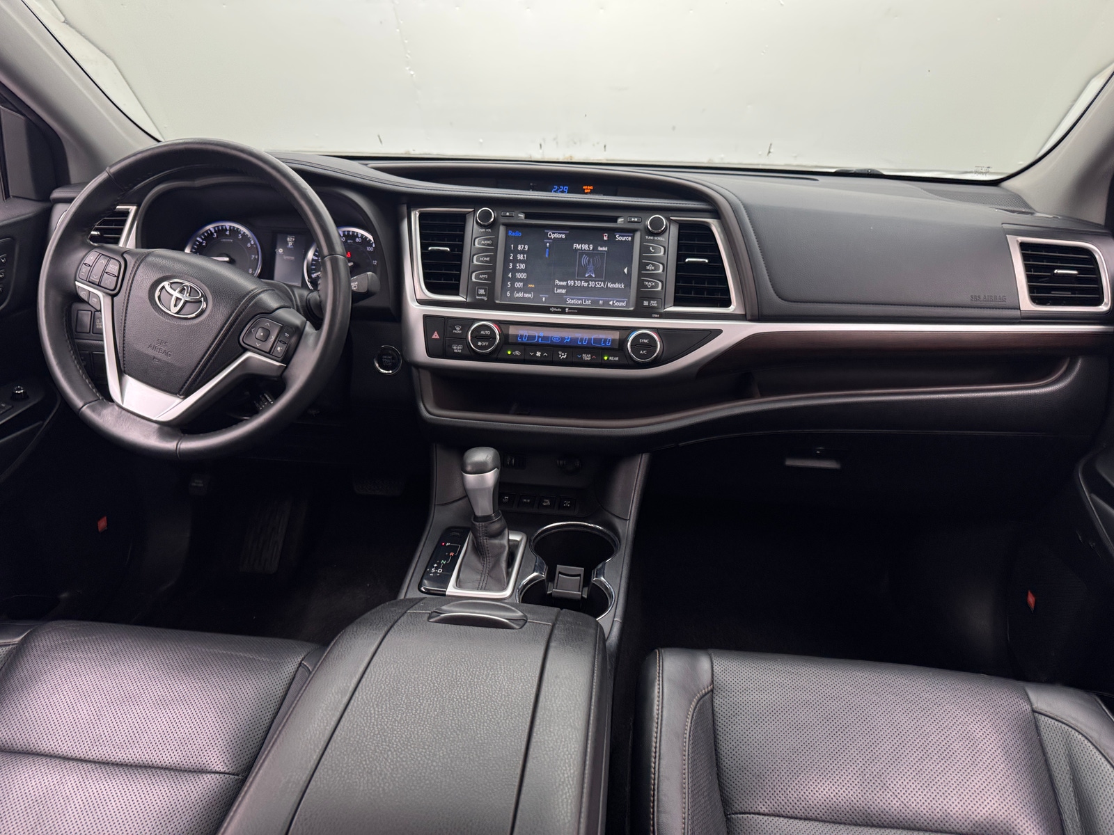 Thumbnail: 2015 Toyota Highlander - 2