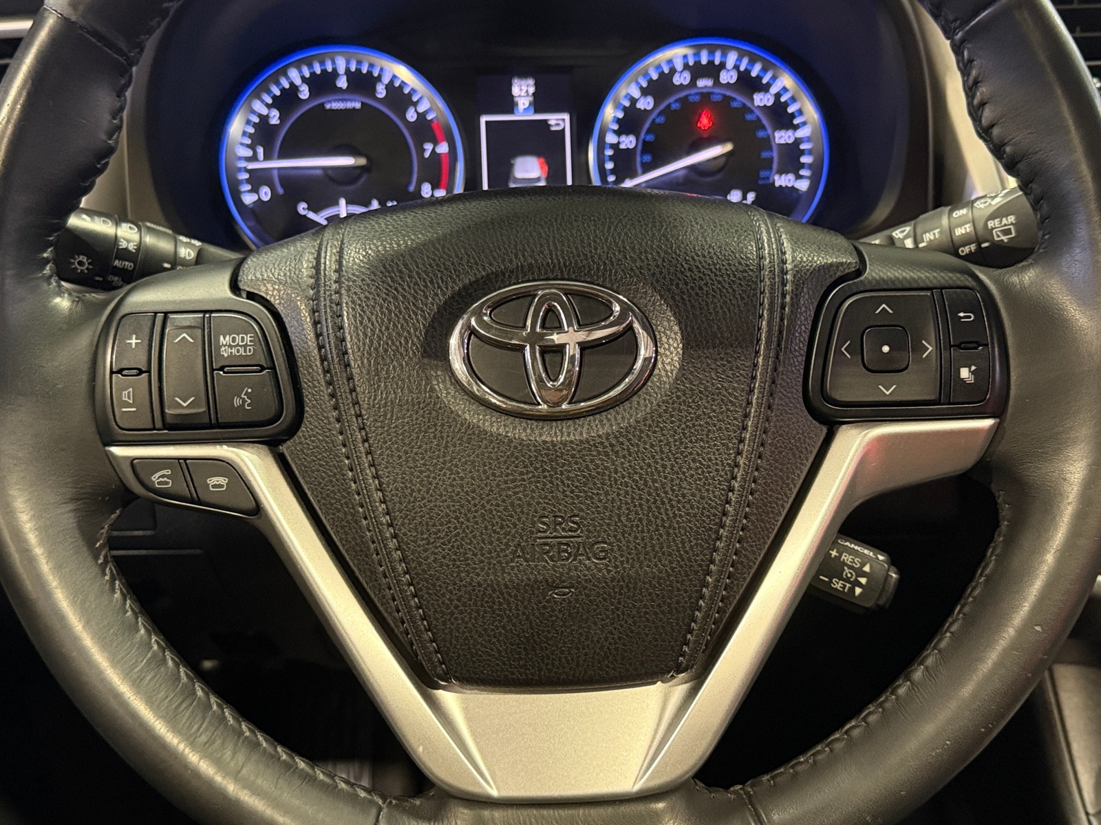 Thumbnail: 2015 Toyota Highlander - 4