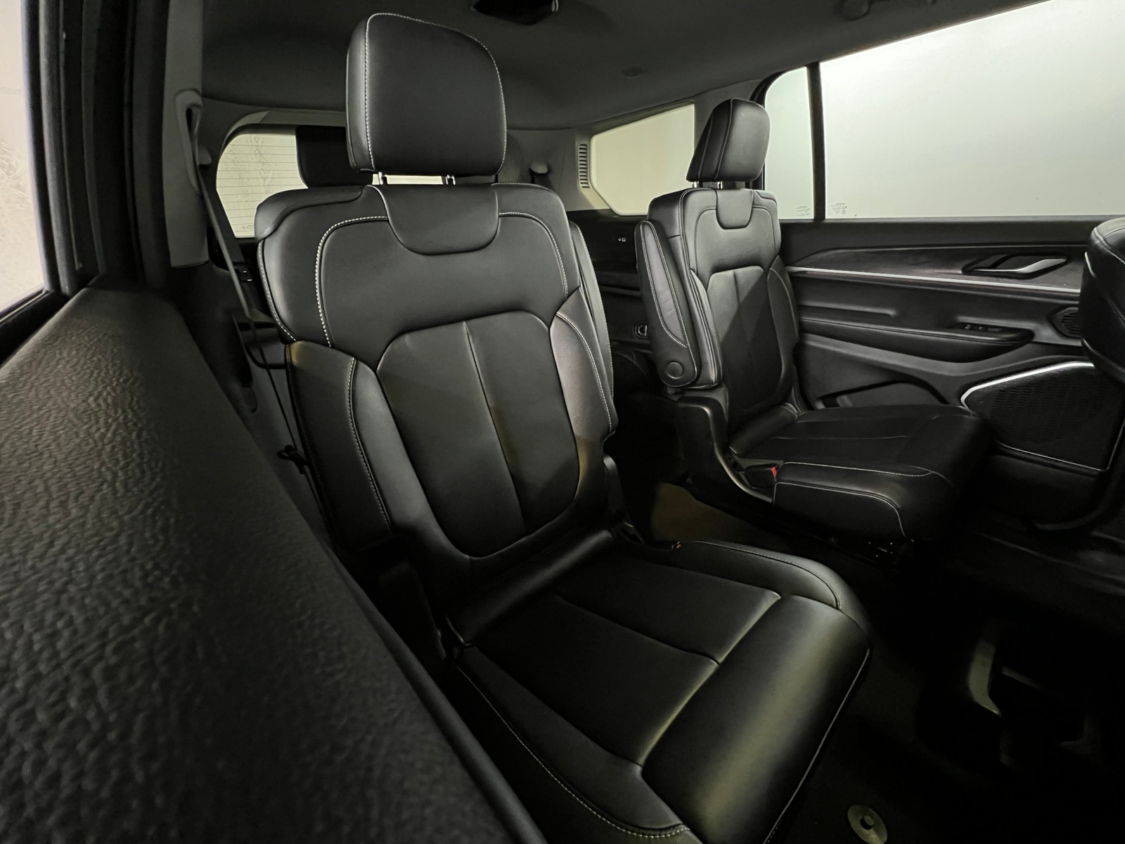 Thumbnail: 2022 Jeep Grand Cherokee L - 5