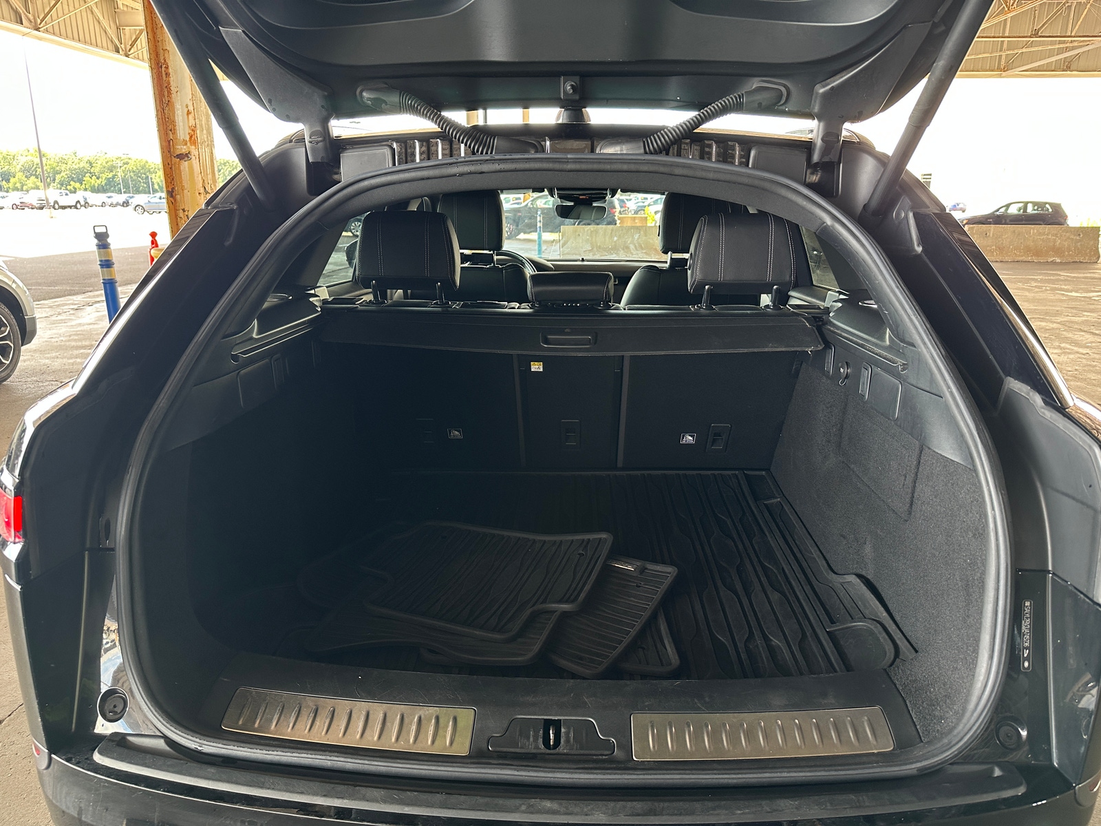 Thumbnail: 2018 Land Rover Range Rover Velar - 6