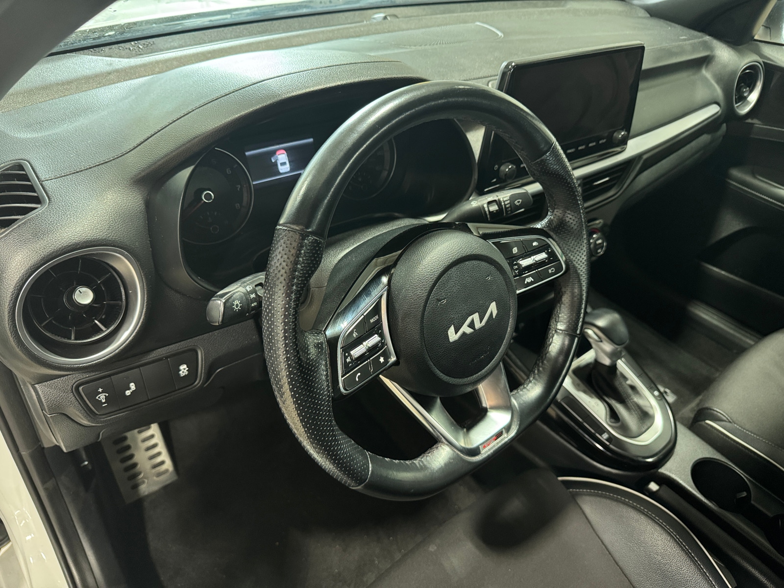 Thumbnail: 2022 Kia Forte - 3
