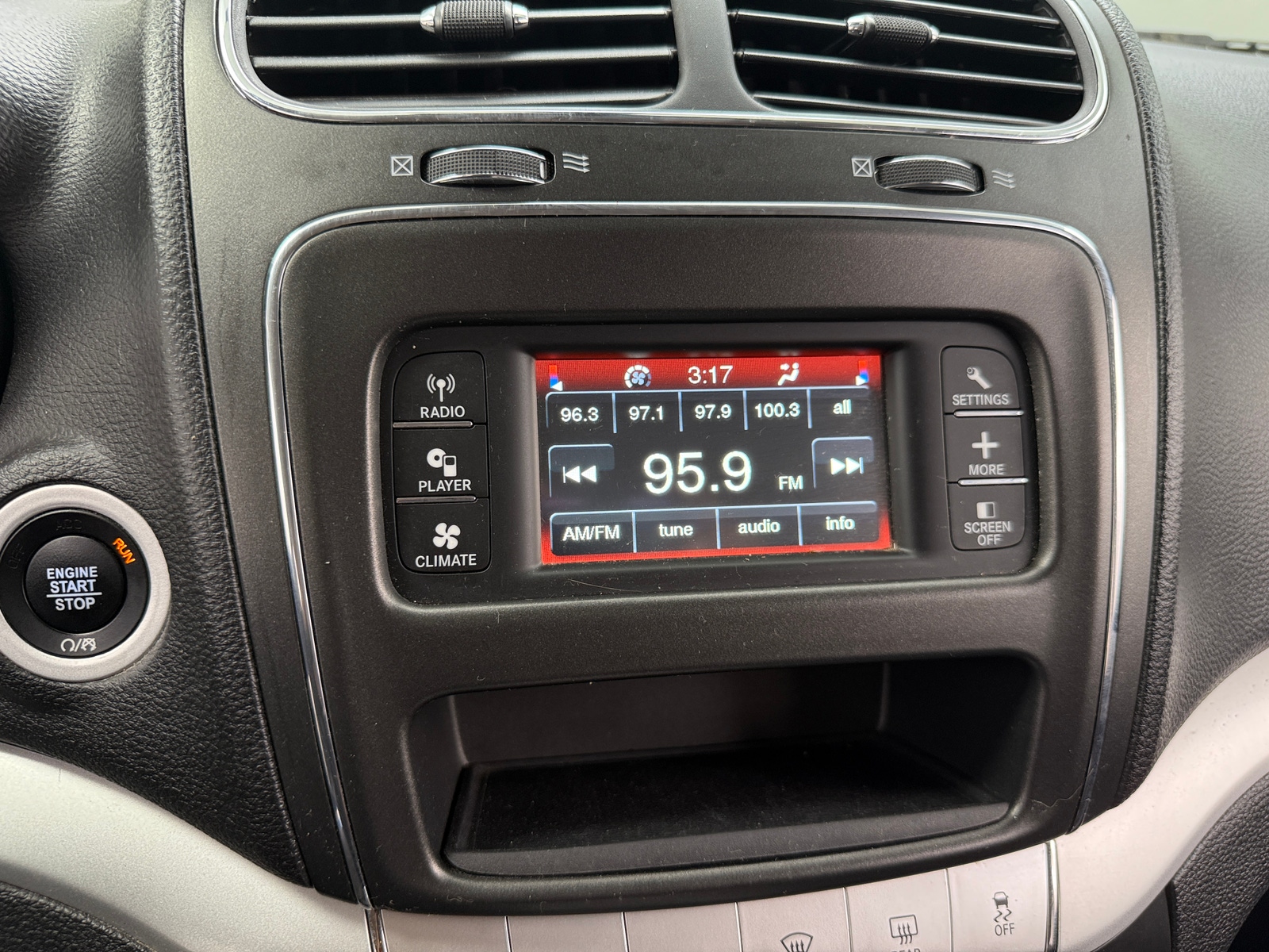 Thumbnail: 2019 Dodge Journey - 4
