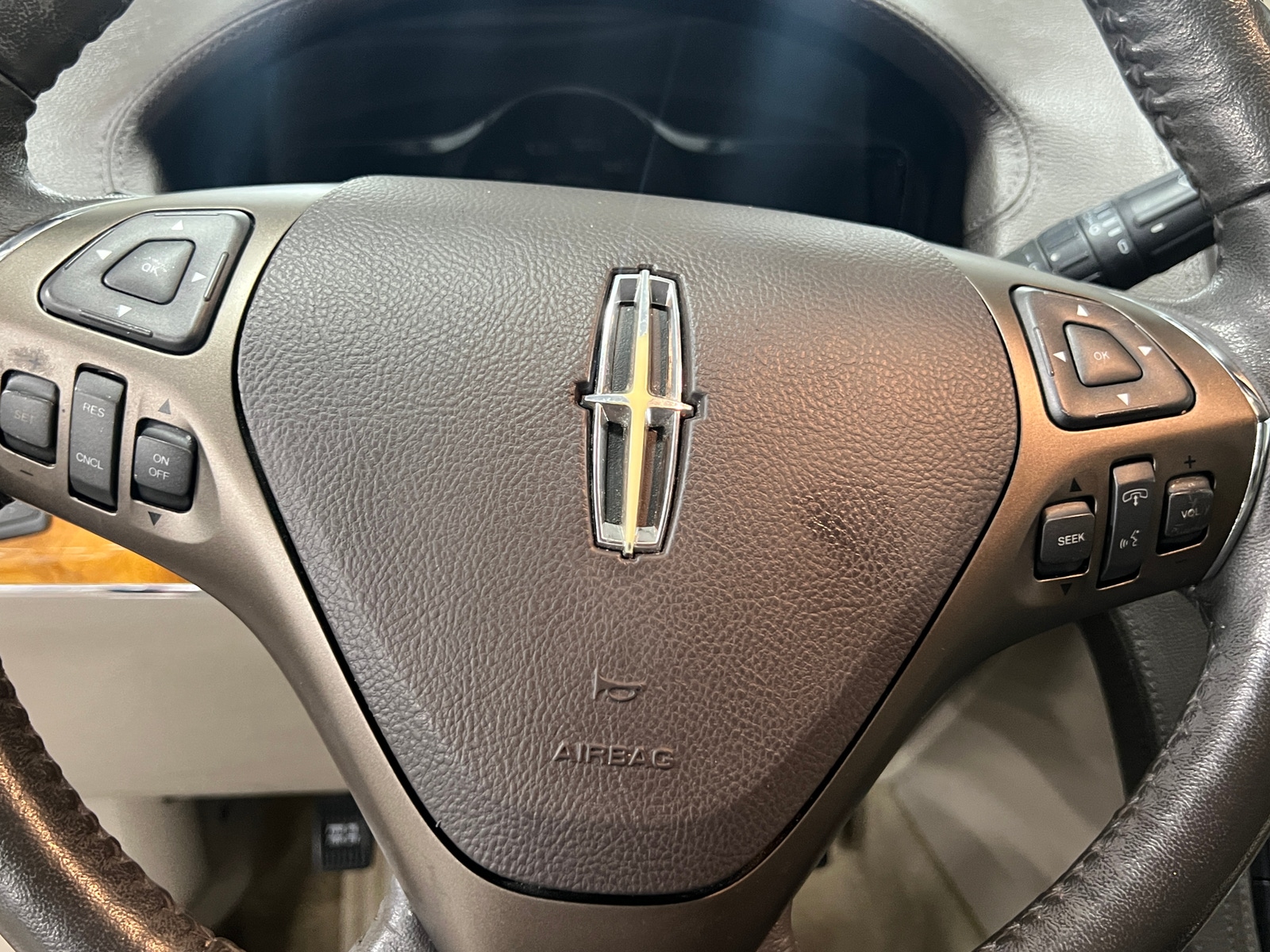 Thumbnail: 2015 Lincoln MKX - 4