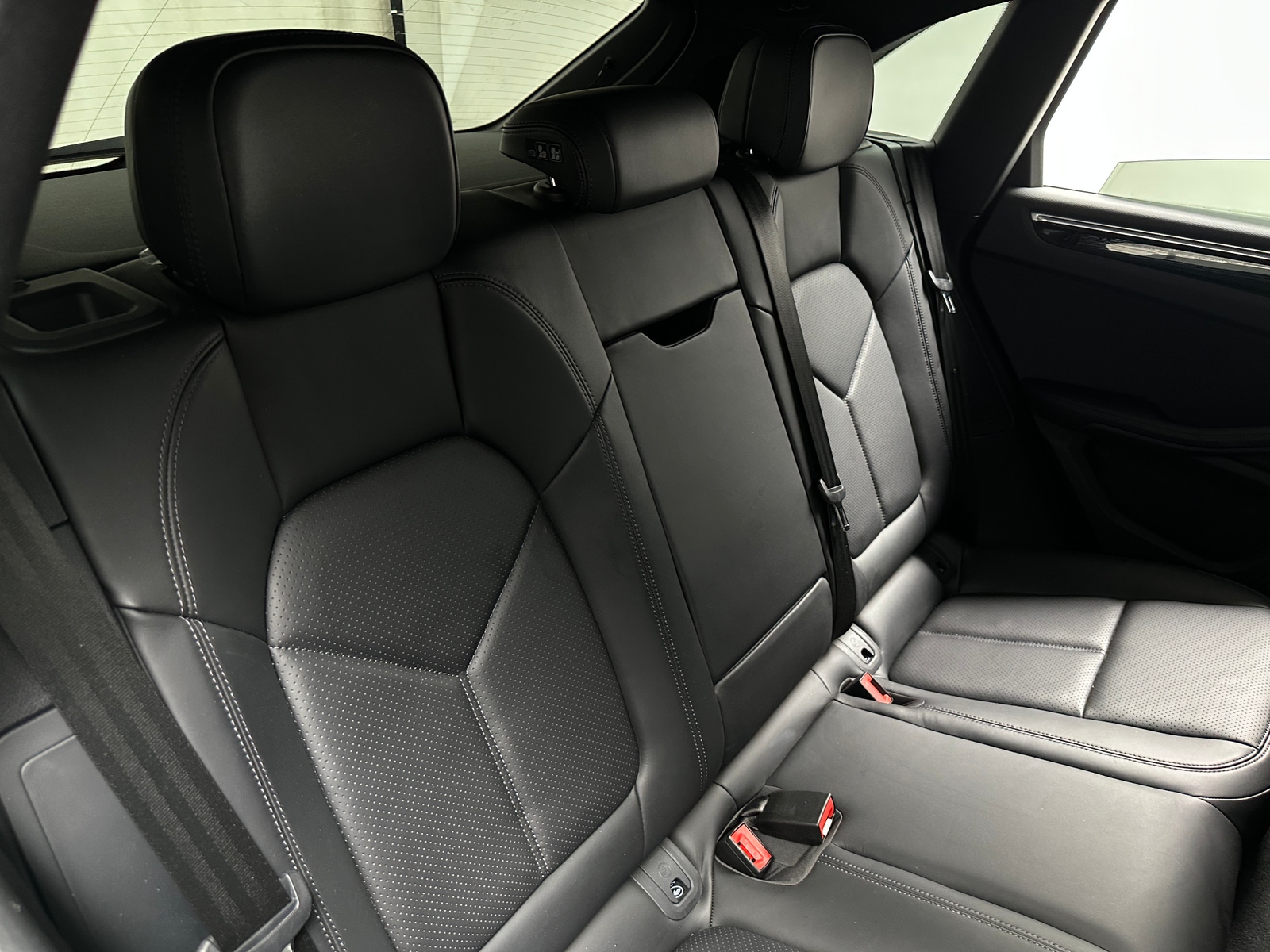 Thumbnail: 2022 Porsche Macan - 5